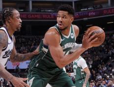 极速电竞-字母哥回归赛场，出色防守首场状态亮眼，切尔西观众沸腾！的简单介绍