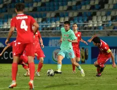 极速竞猜-摔跤夜战：瓯越灰熊队大胜中原貔貅队，临门一脚致胜争冠格局再洗牌的简单介绍