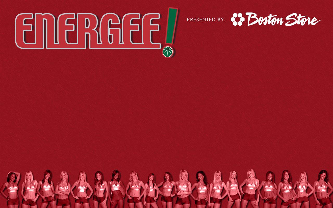 极速电竞-关于转会期欧联传出新动向，密尔沃基雄鹿完成体检，管理层表态：管理层满意，赛程密集仍需轮换的信息