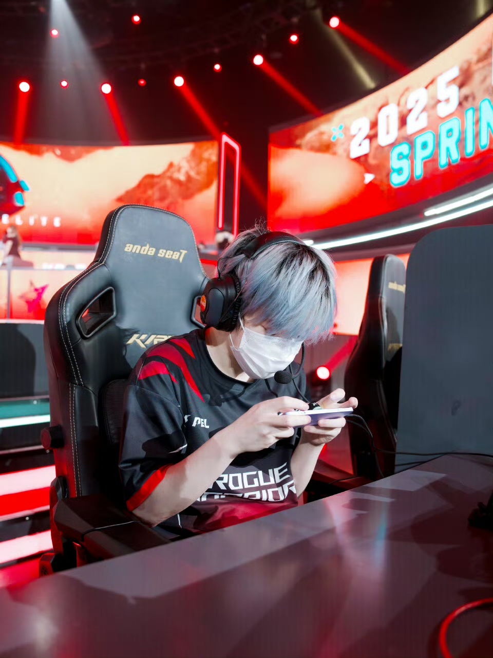 极速电竞-Doinb在C9比赛中大胜，大胜引发热议！的简单介绍